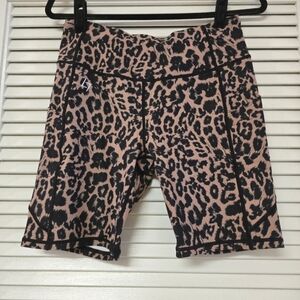 FITTIN - (NWOT) Leopard Print Yoga Athletic Activewear Workout Stretch Shorts